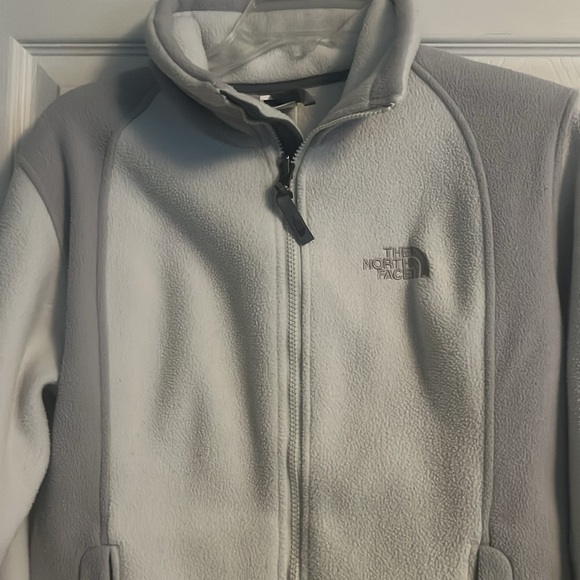 The Northface jacket size medium good condition - Picture 2 of 6